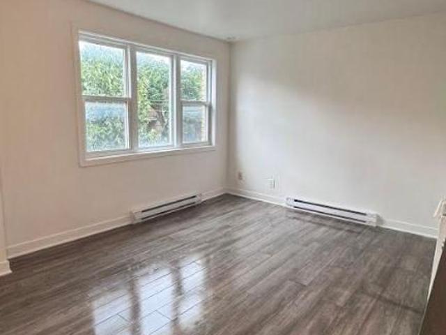 1 CH 1 SDB Montréal $1,099 /mo