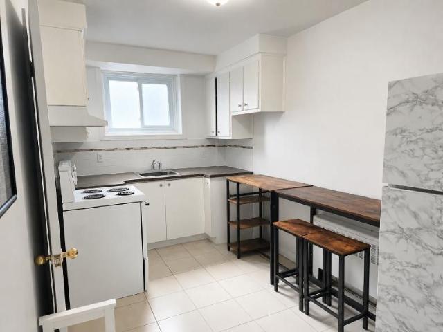 1 CH 1 SDB Montréal $1,250 /mo
