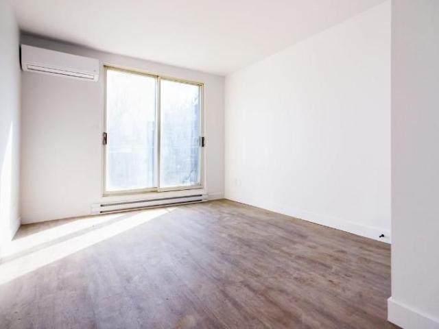 1 CH 1 SDB Montréal $1,499 /mo