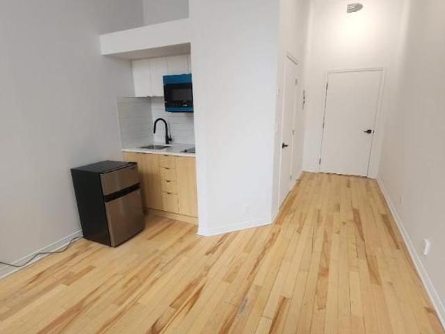1 CH 1 SDB Montréal $995 /mo