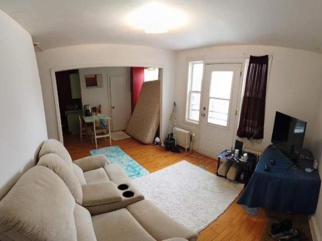 1 CH 1 SDB Québec $895 /mo