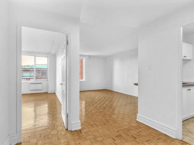 1 CH 1 SDB Westmount $1,550 /mo