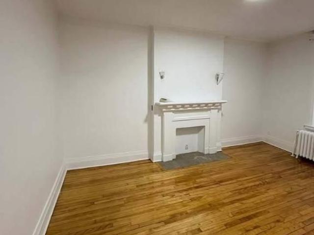 1 CH 1 SDB Westmount $1,595 /mo