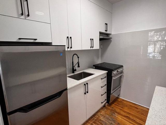1 Chambre 1 Salle De Bain 4688 Rue Hutchison, Montréal