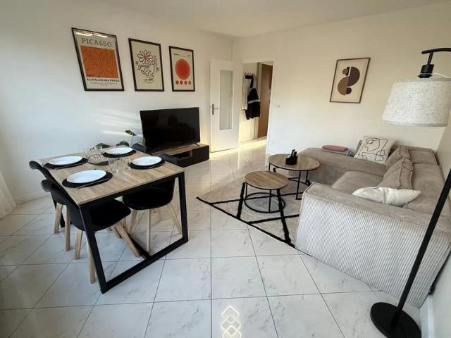 1 chambre disponible dans un appartement rénové