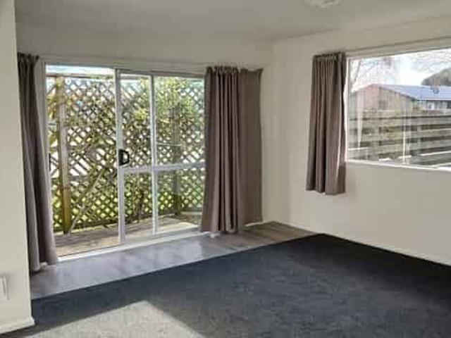 1 Chatsworth Place