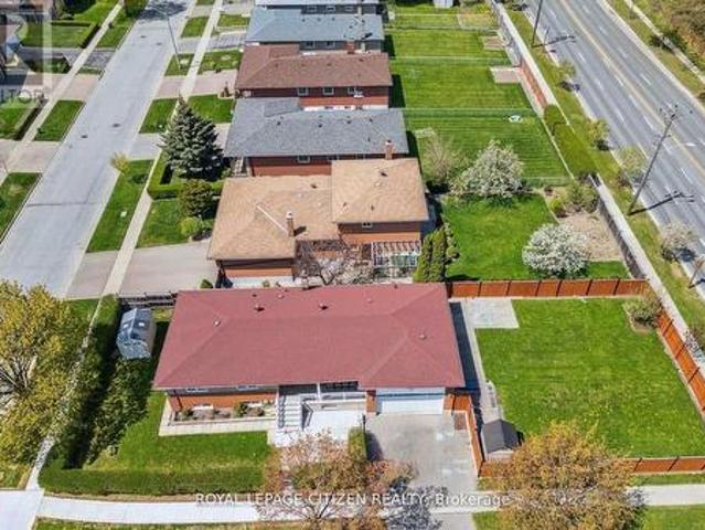 1 Corinthian Boulevard, Toronto, ON, M1W 1B2 house for sale | Listing ID E13066 | Royal LePage
