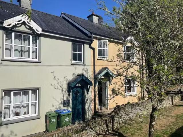 1 Dalewood, Glengarriff, Glengarriff, Co. Cork, P75DE03 is for.