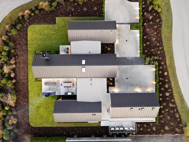 1 De La Perelle Lane, Millbrook, Queenstown