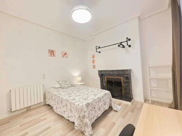 1 Dormitorio Shared Living/Roommate Madrid Madrid 102813936