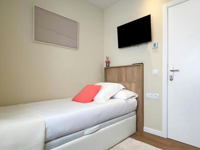 1 Dormitorio Shared Living/Roommate Madrid Madrid 98889816