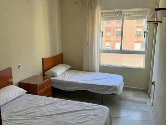 1 Dormitorio Shared Living/Roommate Almería Almería LS87521528