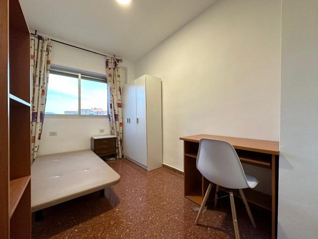 1 Dormitorio Shared Living/Roommate Granada Granada 72357682