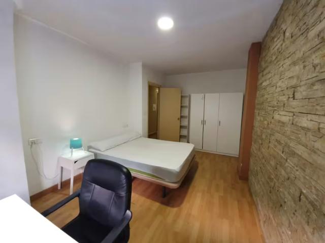 1 Dormitorio Shared Living/Roommate Granada Granada 96744004