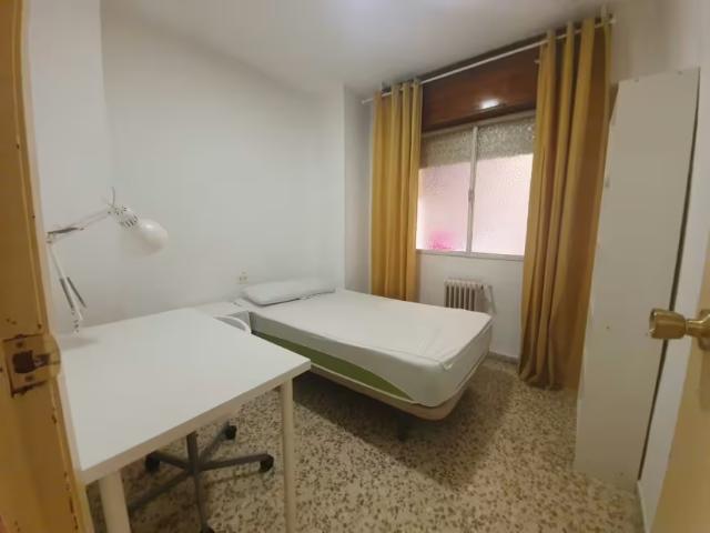 1 Dormitorio Shared Living/Roommate Granada Granada 96744005