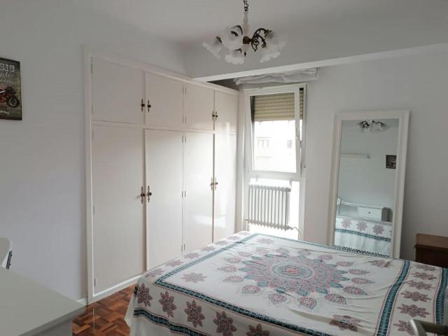 1 Dormitorio Shared Living/Roommate Pamplona Pamplona LS93496645