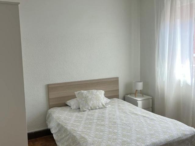 1 Dormitorio Shared Living/Roommate Pamplona Pamplona 103696063