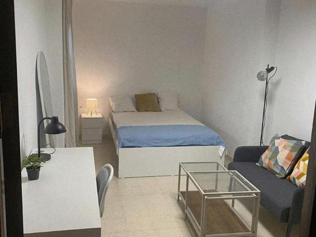 1 Dormitorio Shared Living/Roommate Sevilla Sevilla 99685035