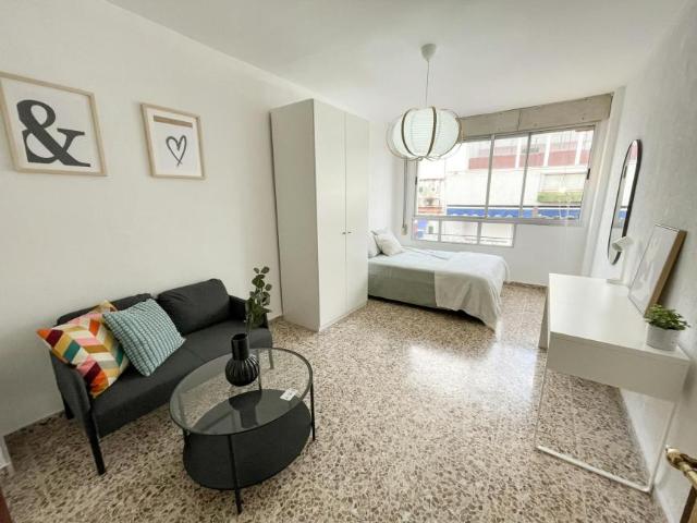 1 Dormitorio Shared Living/Roommate Sevilla Sevilla 104825810