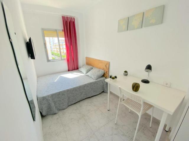 1 Dormitorio Shared Living/Roommate Sevilla Sevilla LS102436406