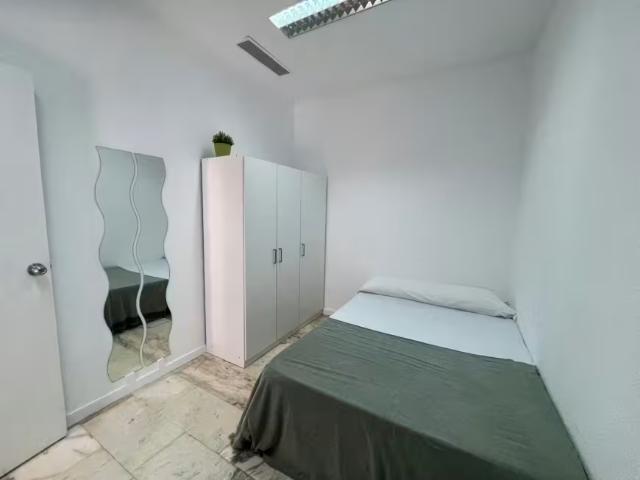 1 Dormitorio Shared Living/Roommate Sevilla Sevilla LS97943004