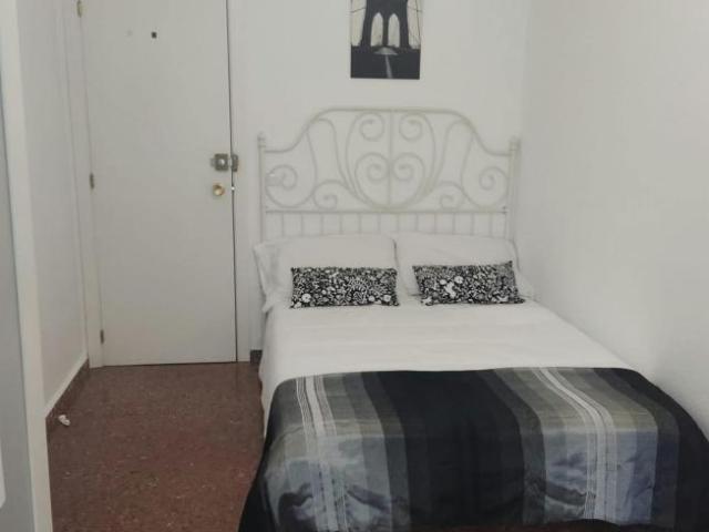 1 Dormitorio Shared Living/Roommate Sevilla Sevilla LS99685954