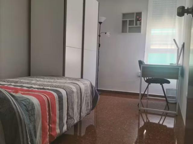 1 Dormitorio Shared Living/Roommate Valencia Valencia 97912840