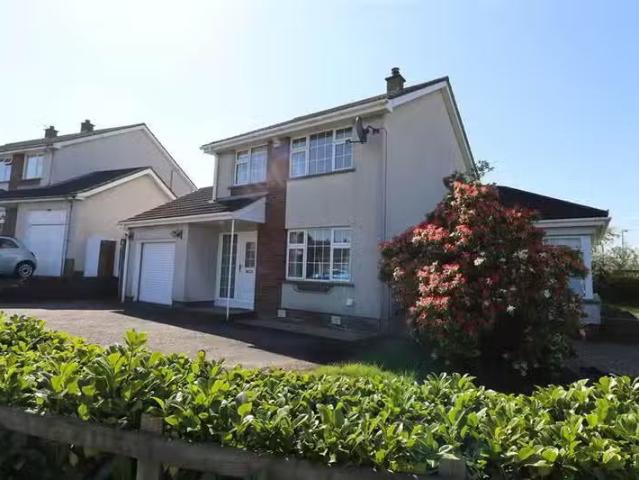 1 Eglantine Park