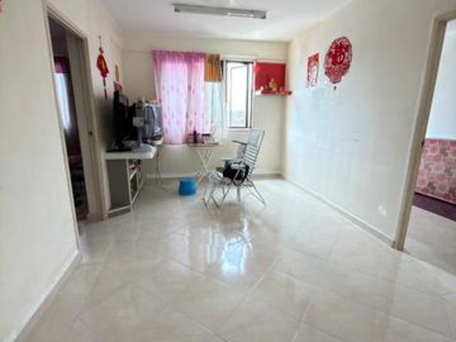 1 fixed car park Sri Wangsa 1 apartment Jelutong corner unit 670sqft