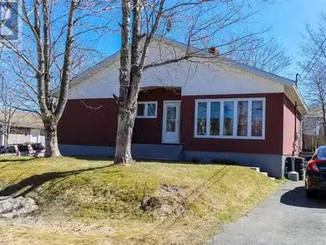 1 Glendale Avenue, Mount Pearl, NL, A1N 1M8 house for sale.