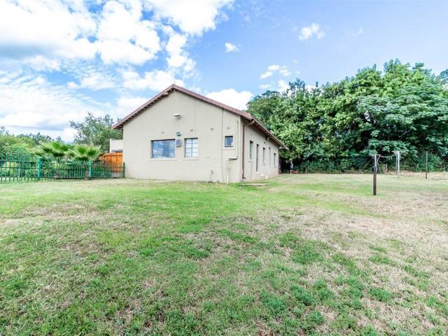 1 ha Farm in Kameeldrift East