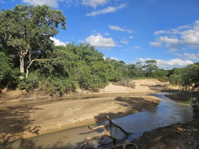 1 ha Land available in Moditlo Wildlife Estate