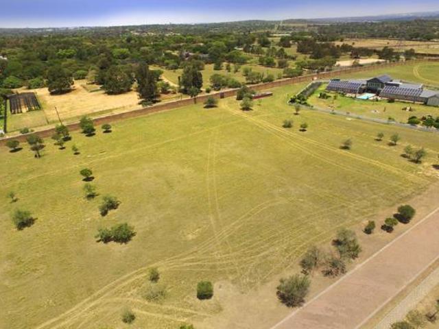 1 ha Land available in Kyalami AH