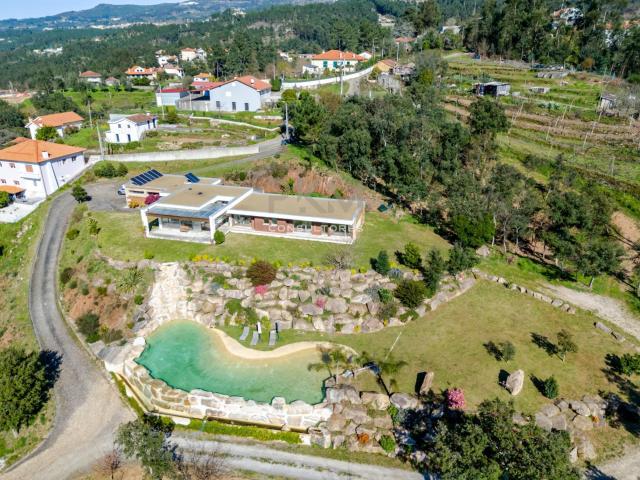 1 Hectare | Piscina Natural Infinita | 3 Suítes | 2 Bungalo. 393m² Mondim De Basto