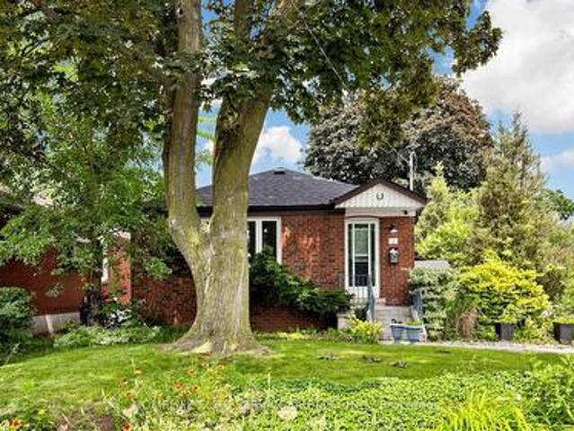 1 Helsby Crescent, Toronto, ON, M8W 4V7 house for sale | Listing ID W13514 | Royal LePage