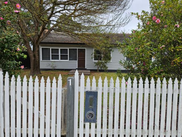 1 Hoskin Street, Bayswater VIC 3153 House For Rent | Domain