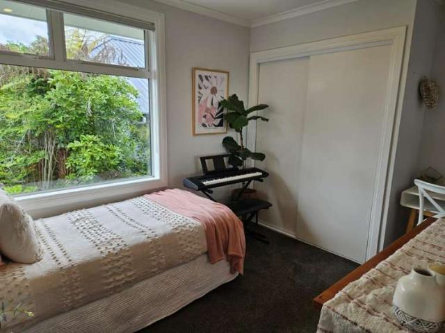1 Hoskins Avenue, Hillsborough, Auckland City