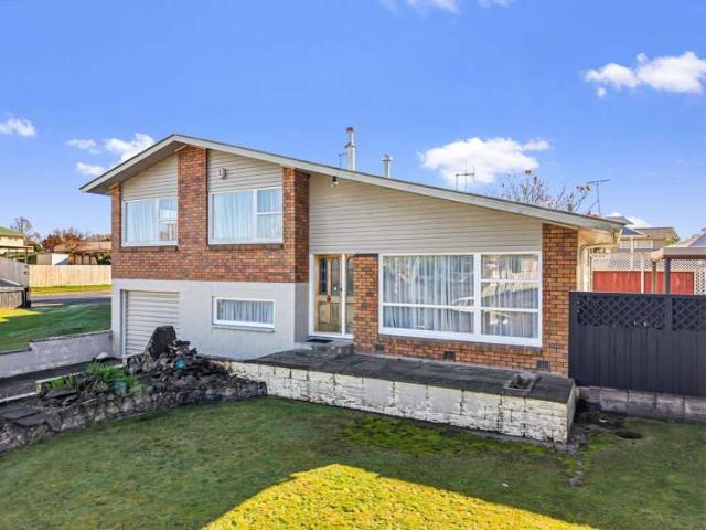 1 Joanna Place, Deanwell, Hamilton City