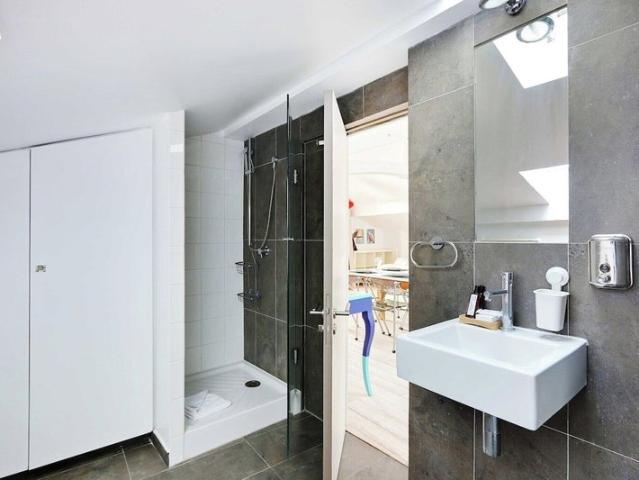 1 jolie chambre meublée avec sdb privée