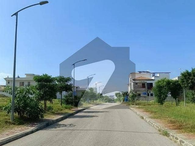 1 Kanal Main Street Plot For Sale In Top City