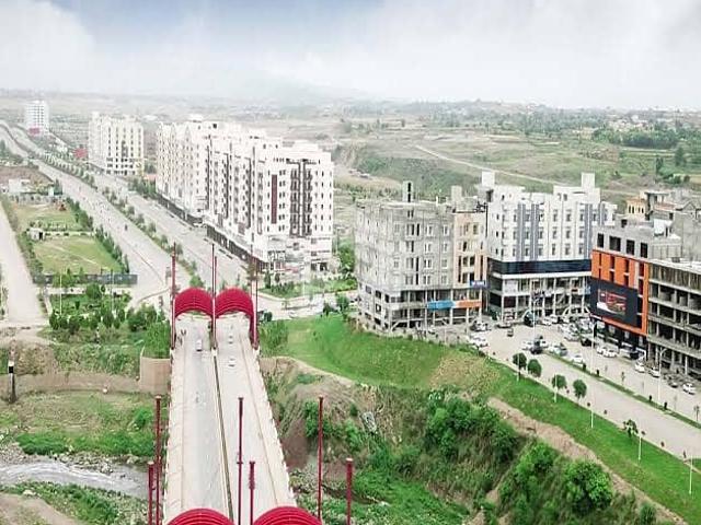 1 Kanal Main Road Plot for Sale