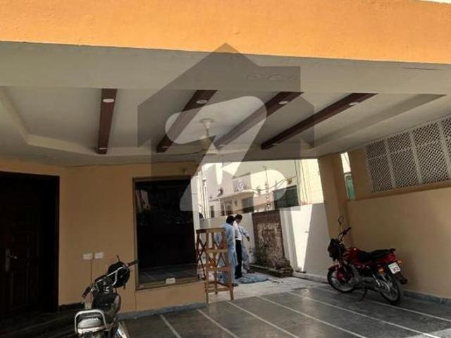 1 Kanal Modern Corner Bungalow With 20 KV Solar For Rent In Phase 5 DHA Phase 5