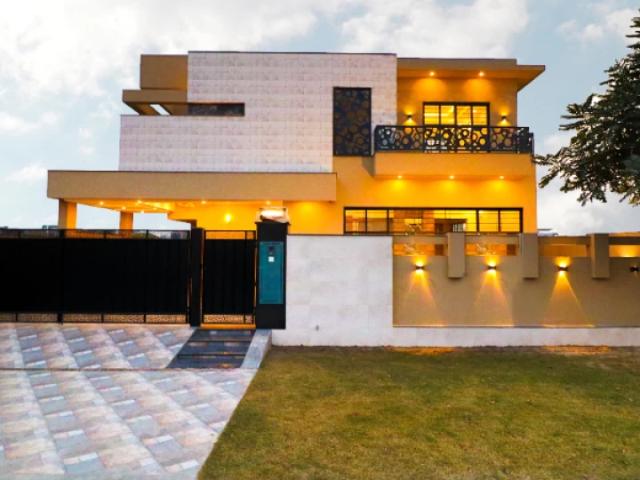 1 kanal Modern design bungalow for Sale Near Park Mc Donald Lahore DHA Phase 7 ID 76885