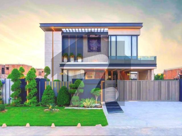 1 Kanal Modern Design House Available For Rent In DHA Phase 5 Lahore Near To Park DHA Phase 5