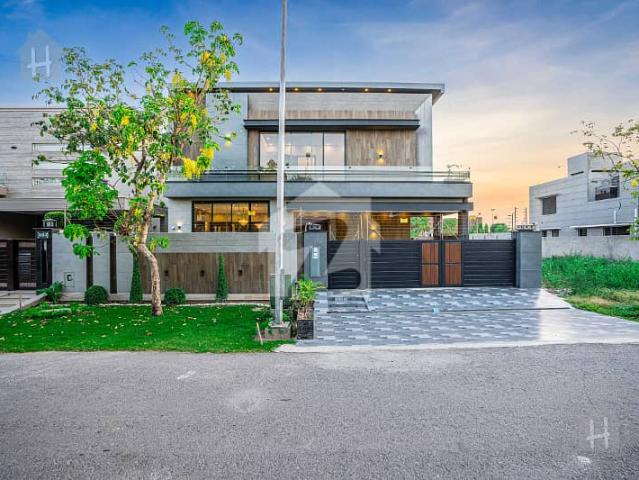 1 Kanal Modern Design House For Sale In DHA Phase 7