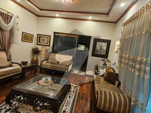 1 Kanal Modern Design Used Bungalow for Sale at Prime Location of DHA Lahore Near to Park Masjid and Commercial Market DHA Phase 3 Block W