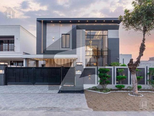1 Kanal Modern Eyes Catching Design House For Sale