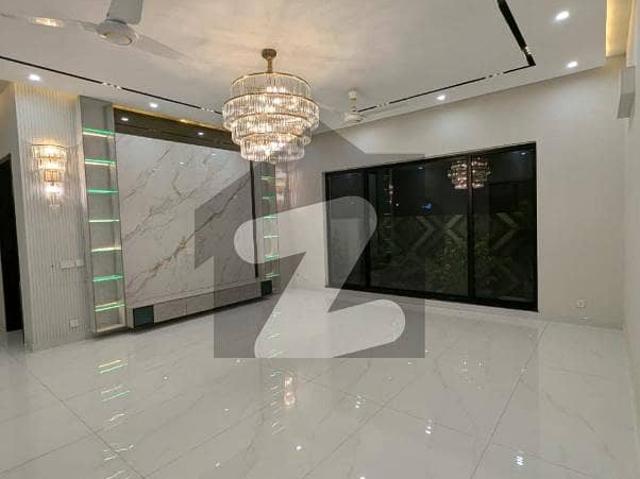 1 kanal modern house with luxuy finishing and premium looking available for sale in iep engineering town