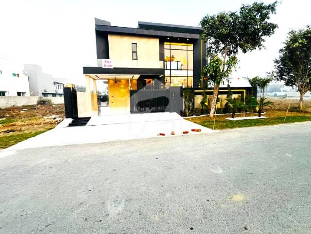 1 Kanal Modern House Available For Sale In DHA Phase 7 Block Y
