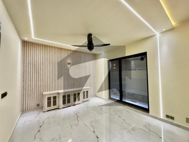 1 Kanal Modern Luxurious House For Sale at DHA 2 DHA Defence Phase 2
